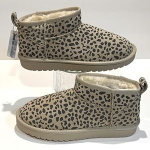 🆕 Leopard water resistant Suede boots - size 8.5